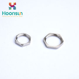EMC Locknut Cable Gland Accessories IP54 مع التركيبات الكهربائية