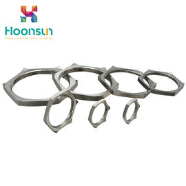EMC Locknut Cable Gland Accessories IP54 مع التركيبات الكهربائية